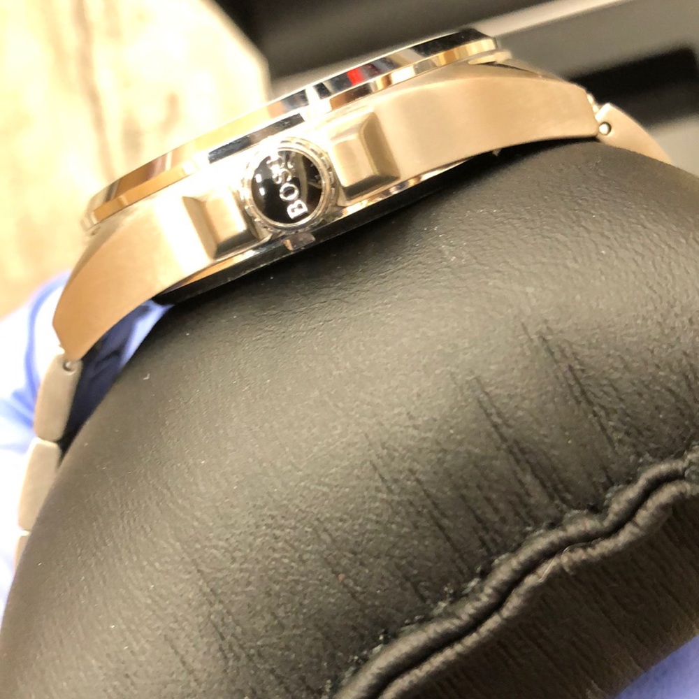 100% authentic men’s Hugo Boss watch - Picture 5 of 6